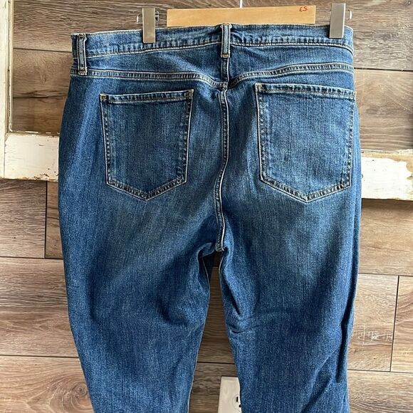 Old Navy Distressed Boyfriend Straight Jeans, Size 18, Blue - Picture 9 of 13